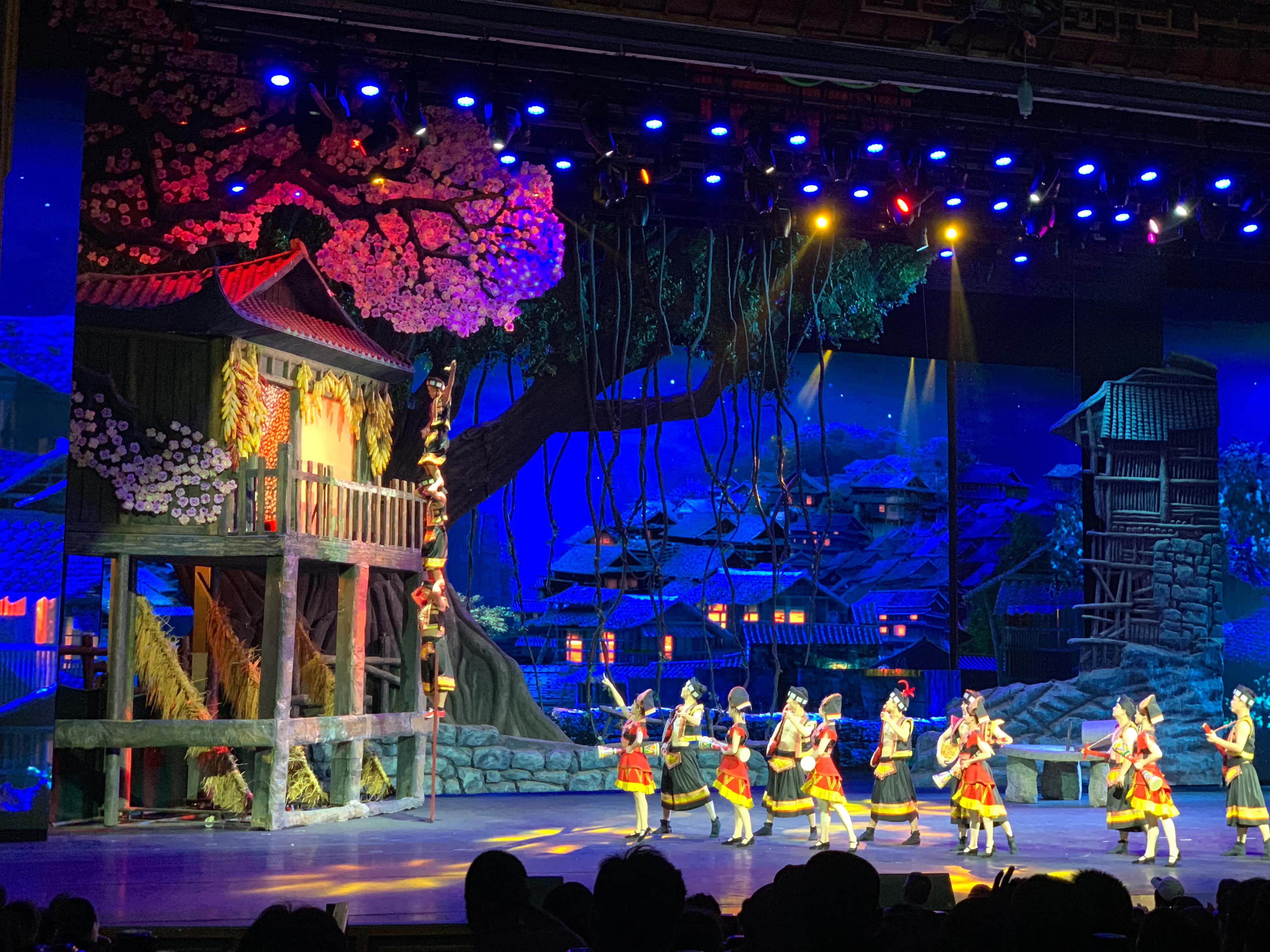 张家界魅力湘西最后互动,张家界千古情和魅力湘西距离多远