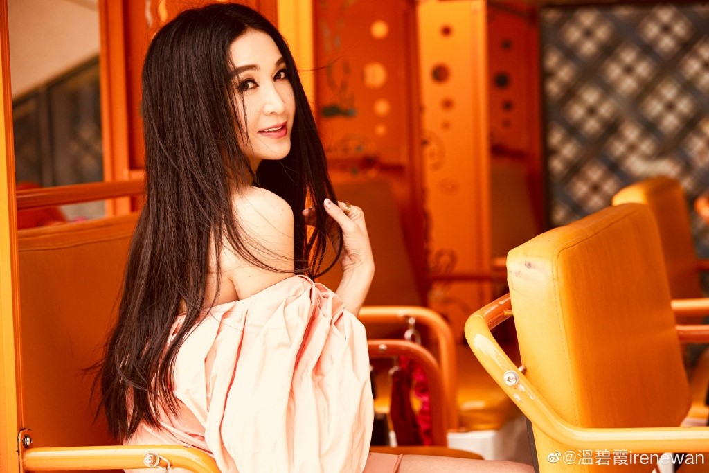 温碧霞时尚美照,温碧霞漂亮的盛世容颜