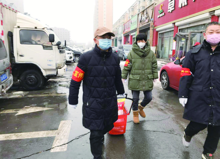 党员干部接力下沉社区防疫 (下沉干部社区抗疫)