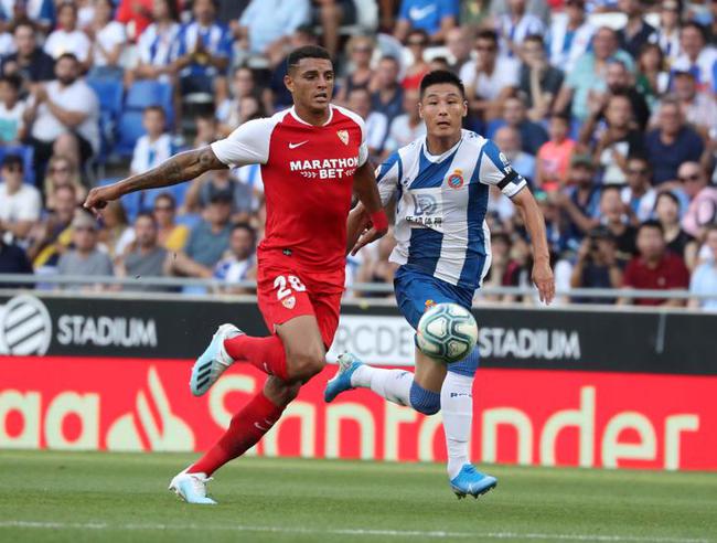 武磊身披7号球衣视频,武磊7号球衣多一点