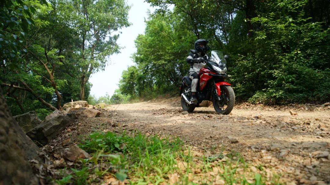 胖虎试驾：新大洲本田CBF190X终于不再是街车换壳了