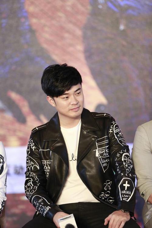 2014年，陈赫抛弃相爱14年的许婧移情张子萱，许婧现在如何了？