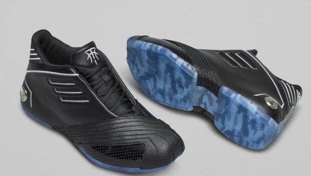 adidas户外鞋联名,adidas漫威联名足球