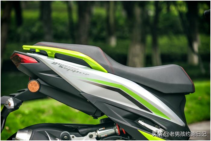 目前最火踏板车摩托车,现在最火的几款城市代步小踏板