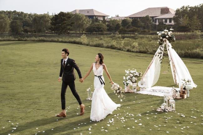 拍摄婚纱照怎么摆姿势好看,婚纱照如何摆姿势好看