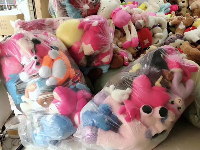 地摊毛绒玩具29元进货渠道,称斤毛绒玩具批发