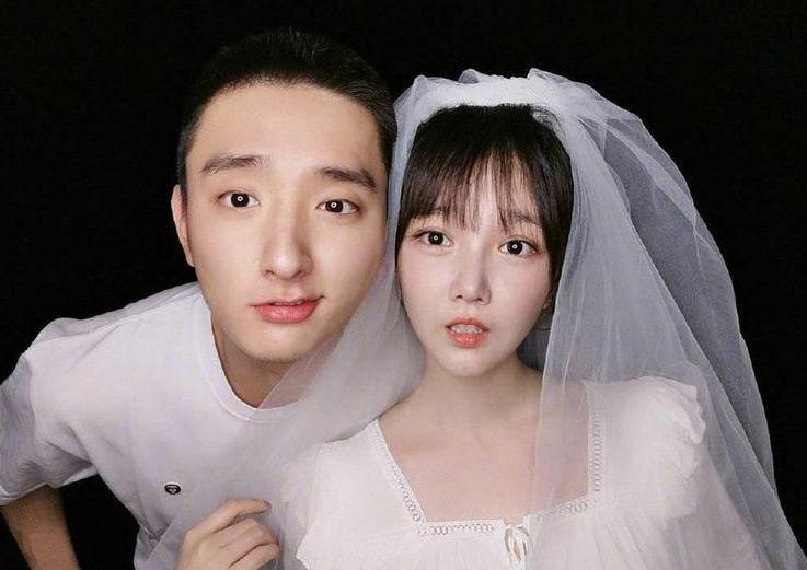 曝陈小纭旧照于小彤,于小彤陈小纭照片图文