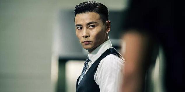 西装暴徒气场十足,电影里的西装痞帅高级感