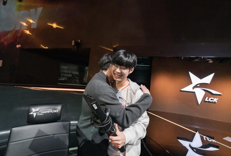 LCK硬核科普Lehends篇:告别昔日梦之队,从次级菜鸟到顶级大师