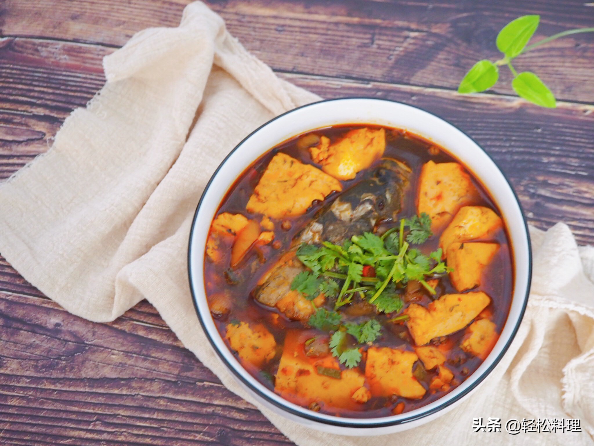 炖鲢鱼大鱼头怎么做出来的汤不腥,鱼头怎么做好吃不上火微辣