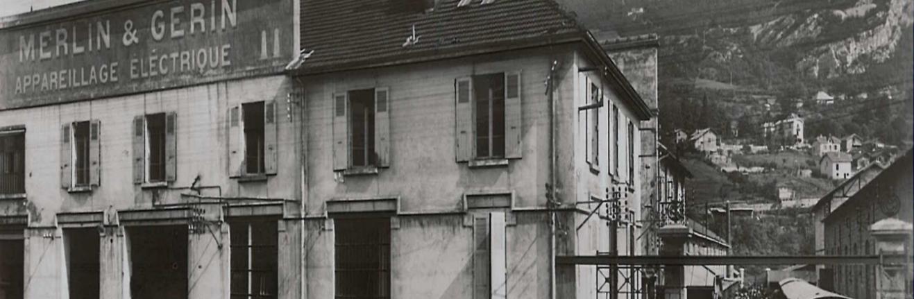 施耐德电气UPS55载辉煌历程回顾,1964-2019:致敬过去拥抱“V”来