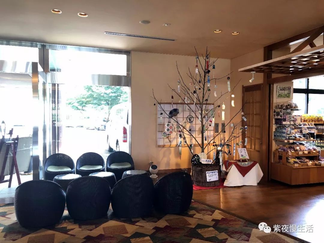 未见富士，幸运依在-秀峰阁湖月