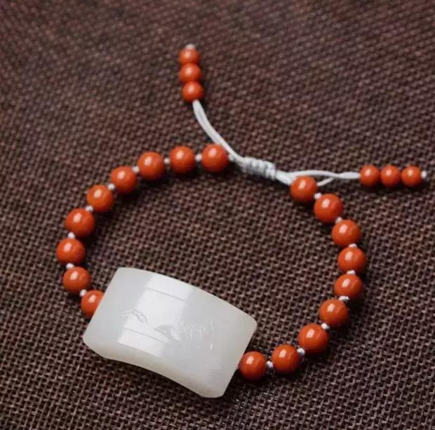 戴起来最舒服的腕饰是它！不是手镯，更不是手串，猜到了吗？