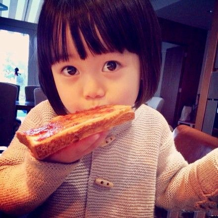 贝克汉姆女儿接吻,贝克汉姆女儿亲嘴