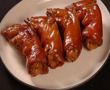 卤猪蹄的家常做法不用卤料包,卤猪蹄在家怎么做