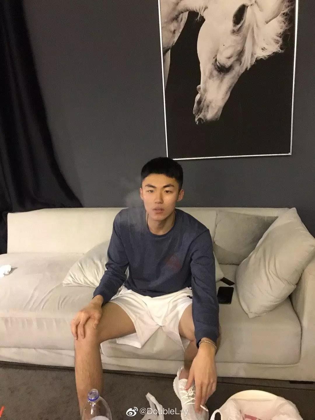 欧美帅哥肌肉荷尔蒙寸头,寸头简直就是行走的荷尔蒙