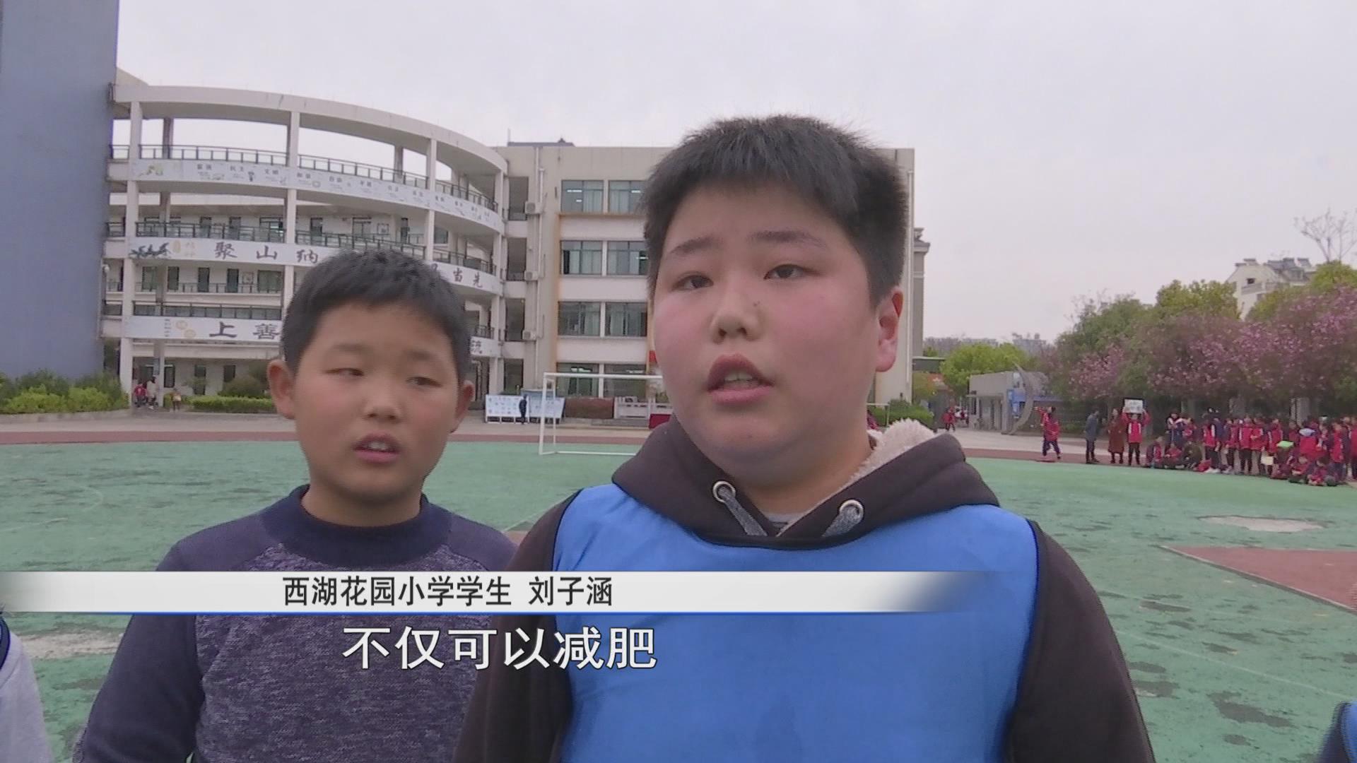 校园足球越来越火热,校园足球有多热