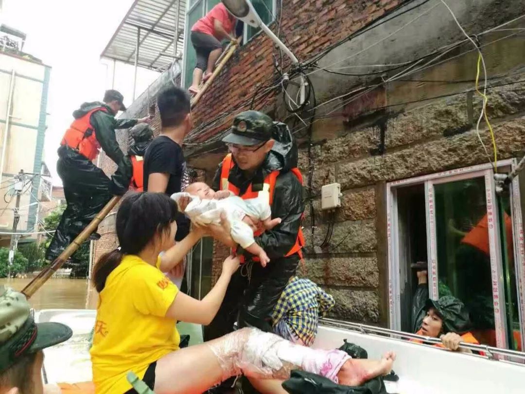 警武帅气震撼视频,中国最美警察视频