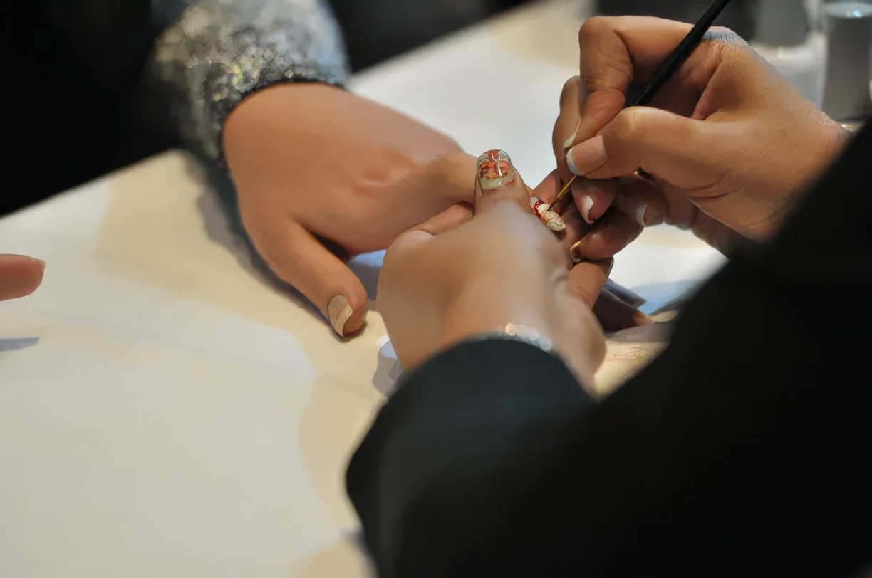 恒睿商业小课堂：开美甲店如何选址？