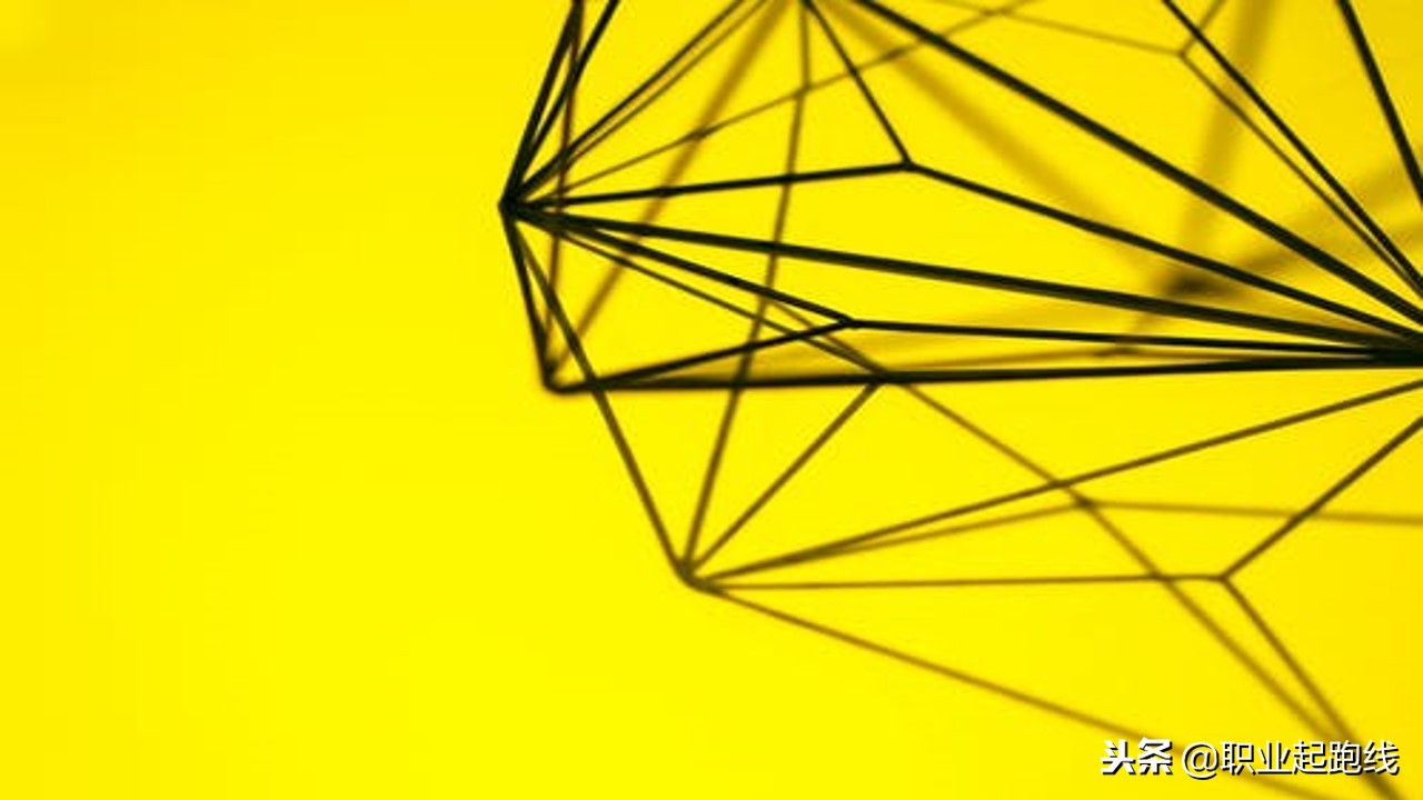 如何在ppt绘制立体三角图形,ppt如何绘制多层货架立体图形