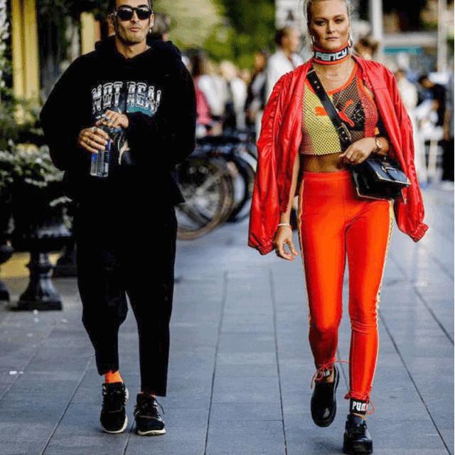 为什么有男性喜欢穿袜子的女生,为什么女生都喜欢男生穿袜子