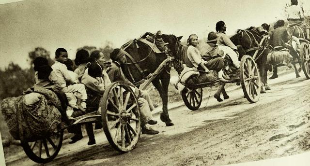 日军杀害500平民,日军砍杀被俘的中国军人们