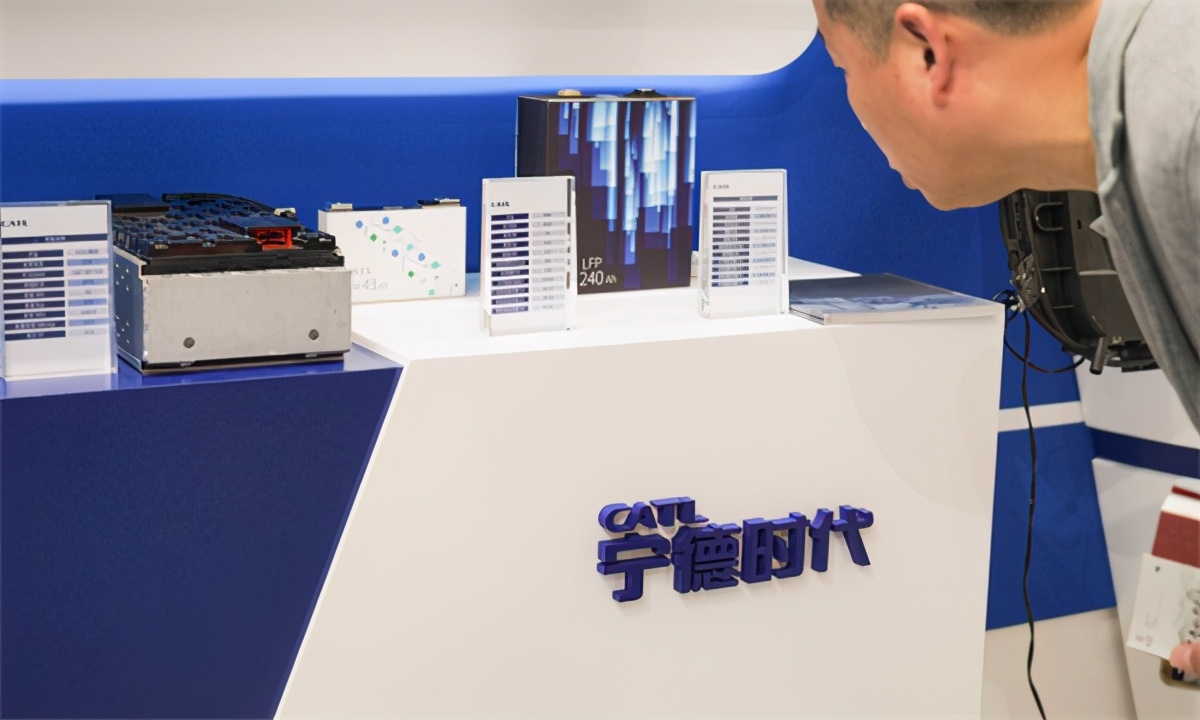 又一造富神话：十年九人身价超10亿美元，公司市值8799亿元