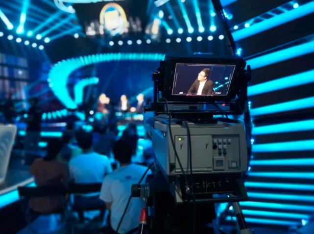 郎眼十年再出发：《5G来了》