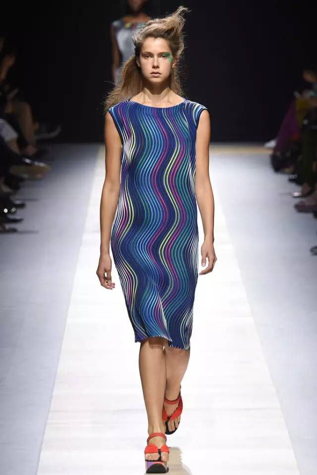 三宅一生——褶皱里的世界「北京新易设计坊」