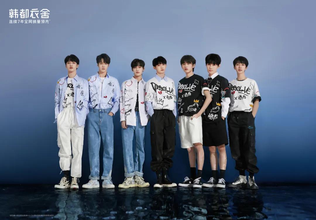 韩都衣舍联名黑t,韩都衣舍联名系列合集