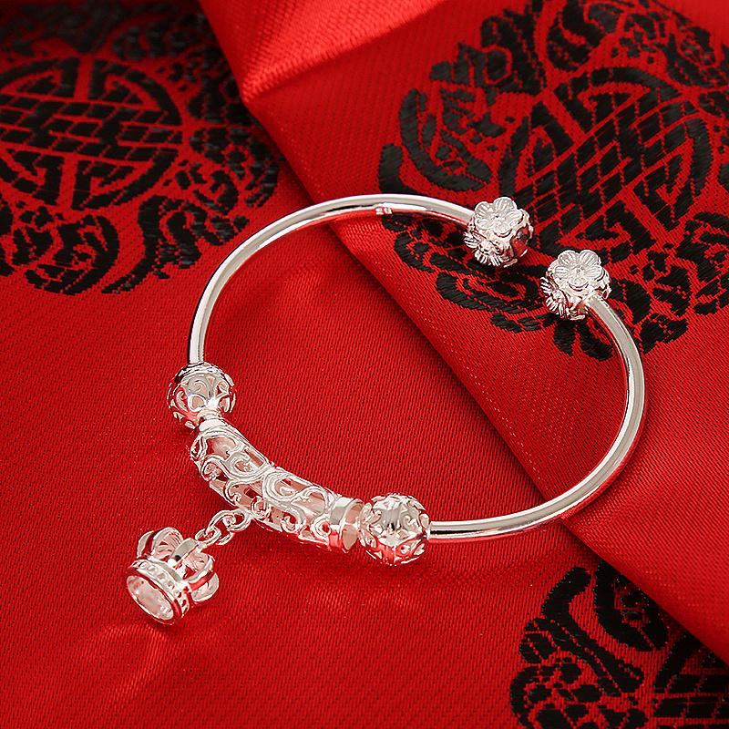 佩戴银饰变黑的原因,佩戴银饰有什么讲究