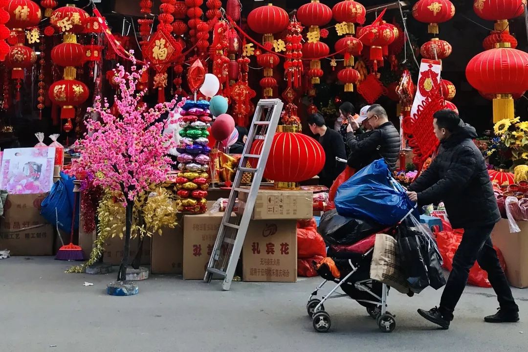 成都荷花池春节,成都春节哪里最有新年氛围
