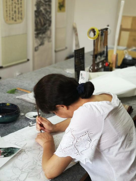 兰州艺森成人画室/兰州成年人学习画画/零基础学油画水彩国画