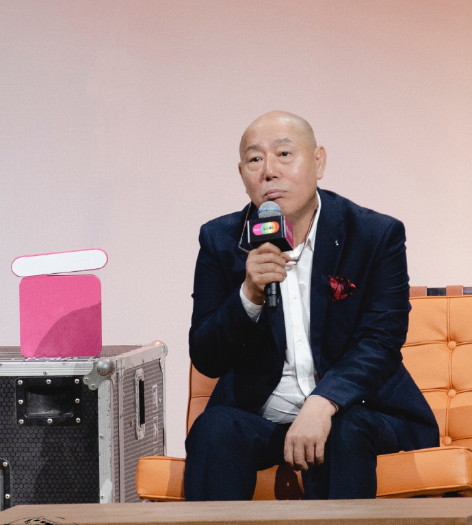 朱一龙王一博最新杂志封面,王一博朱一龙星光大赏