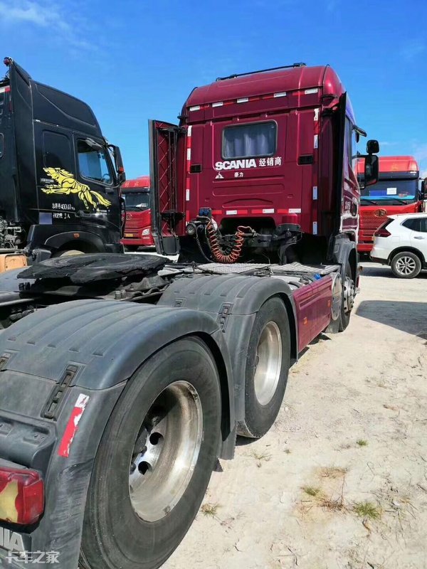 斯堪尼亚8x4牵引车多少钱一台,斯堪尼亚牵引车v8