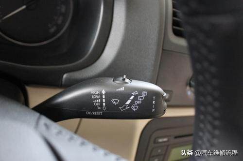 汽车雨刮器杆响怎么处理,汽车喇叭雨刮灯光不管用什么情况