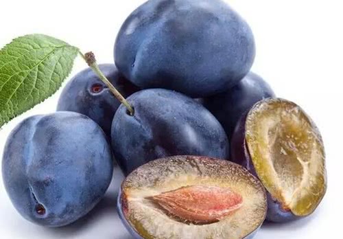 西梅挑选技巧有酒味好还是白霜好,西梅买黄的还是红的甜