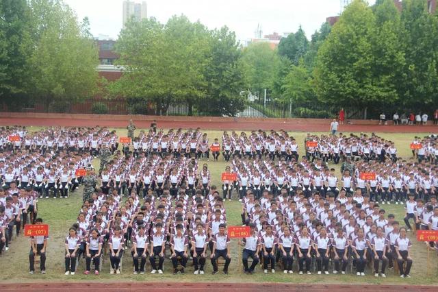 固始三中军训表演视频,固始永和学校军训