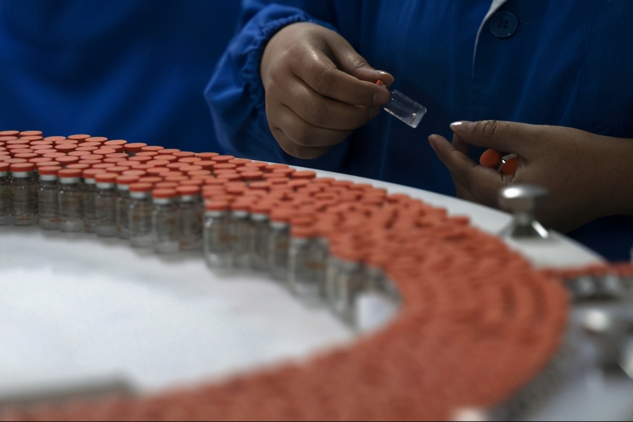 从欧美买疫苗遇交货迟缓，特鲁多放话加拿大要“自给自足”