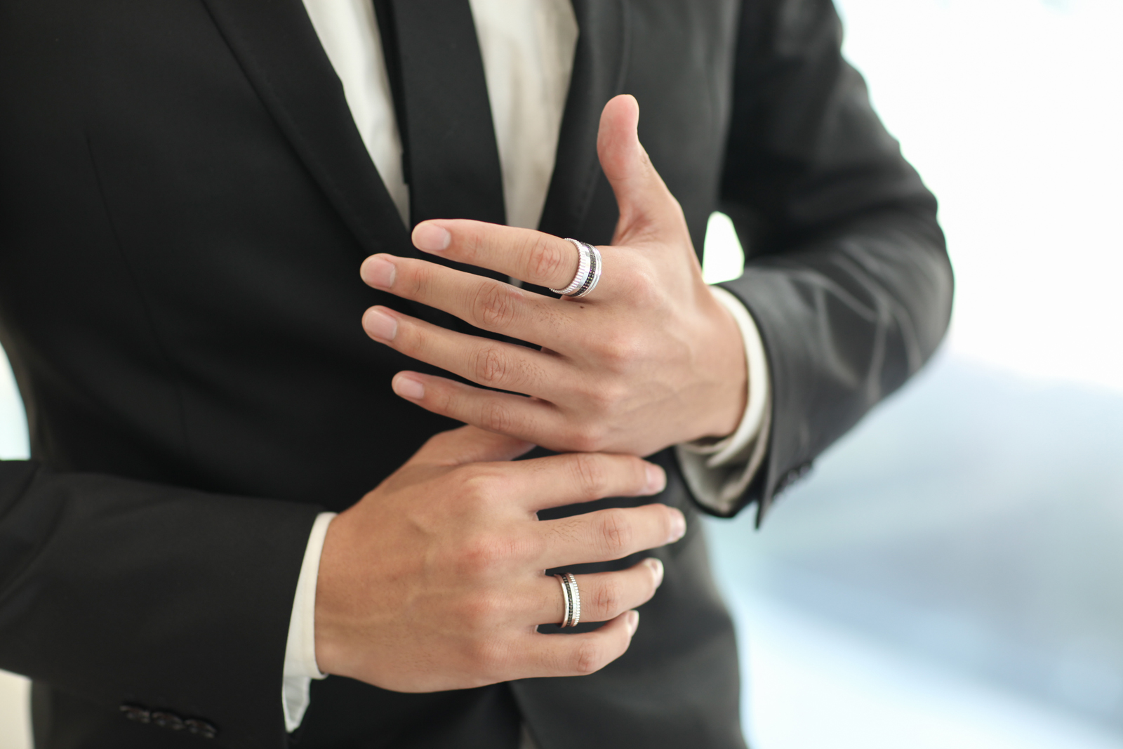 男戒很难看？因为你们没看过这些设计