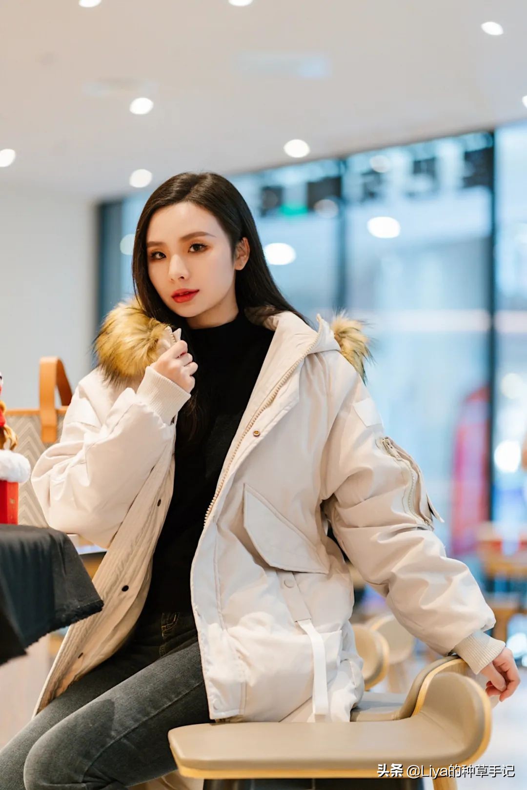 咖色和奶茶色哪个颜色更显气质,奶茶色显白吗今年很流行奶茶发色