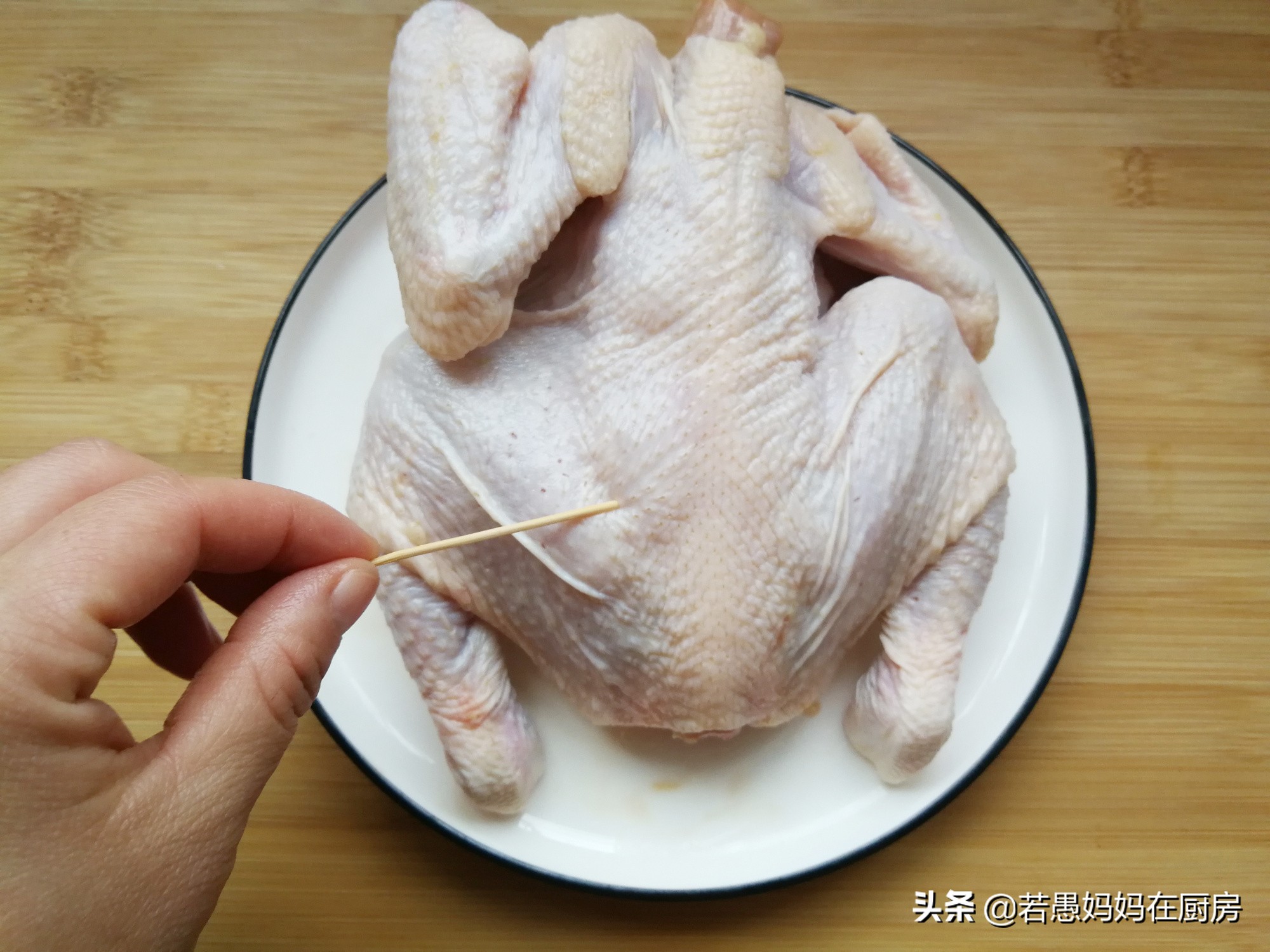 家庭版脆皮烤鸡烤箱做法,家庭烤箱做烤鸡教程