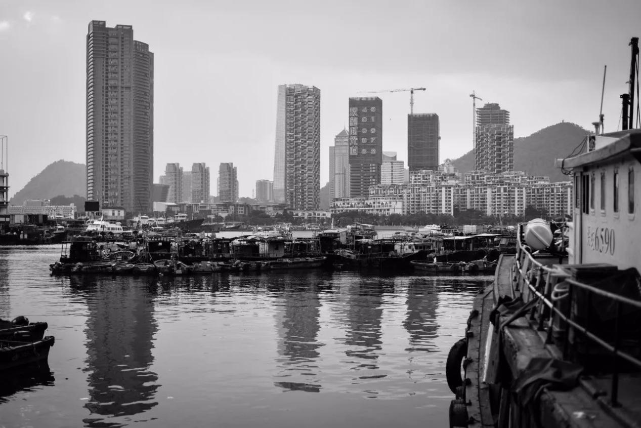 以船为家在水上生活漂泊不定,以船为家的疍家人