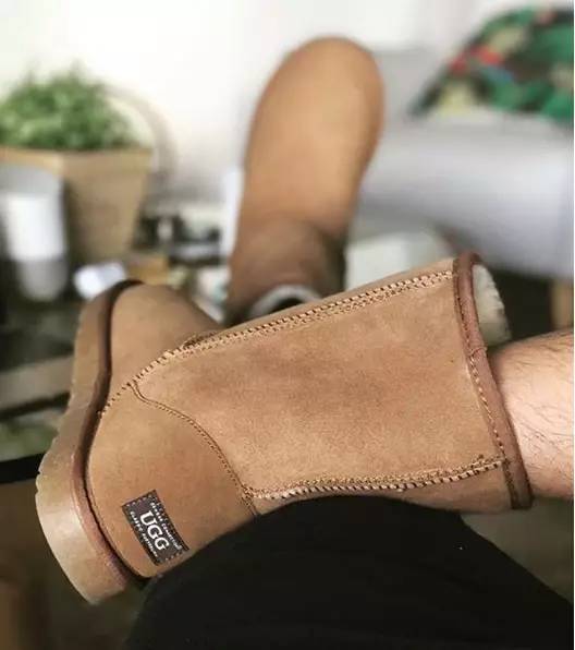 这个坑中国游客的名牌摊上事了……