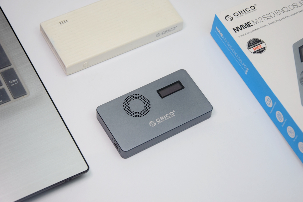 炎热夏天机箱,天气炎热笔记本散热