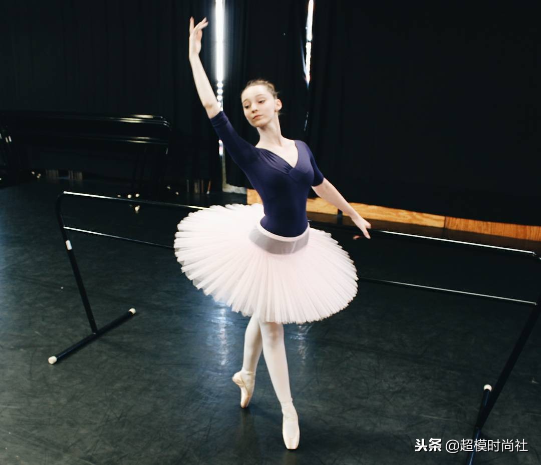 长得漂亮要更活得漂亮,长得漂亮学钢琴