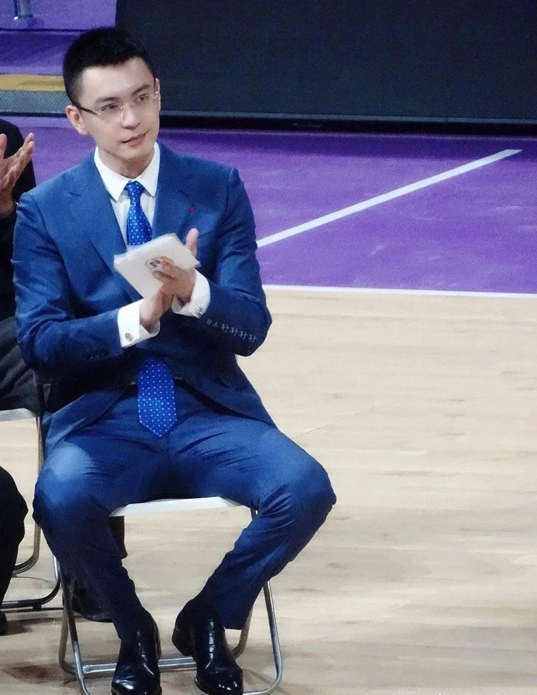 193cm体坛第一帅哥爆红，颜值惊艳：他要出道，男明星就哭吧