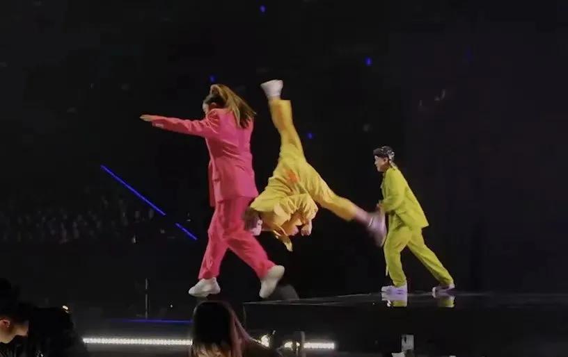 拍戏嫌累，上综艺挺肚腩，这届男明星对自己要求太低了吧？