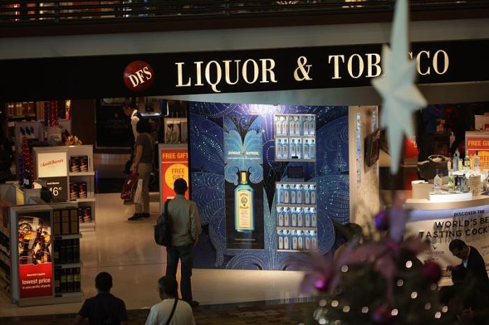 为什么茅台玉溪这些烟酒，去到外国机场免税店，反而便宜了？