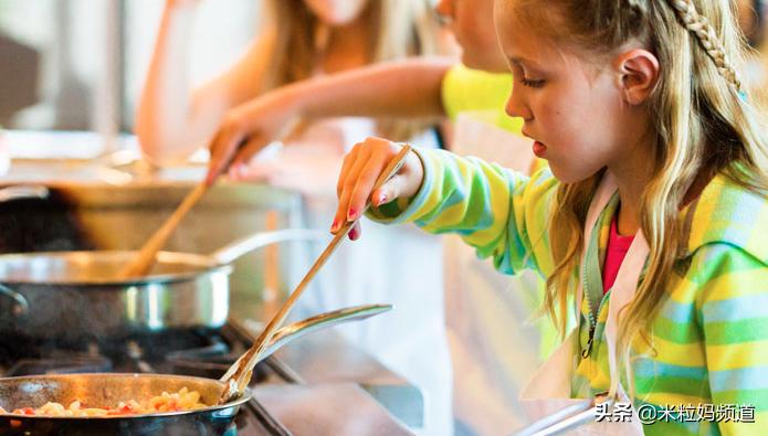 当三岁的儿子说，他要给一个特别的女孩做顿饭